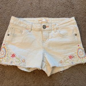No Boundaries Creme Denim Shorts Size 5